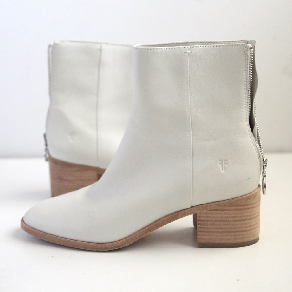 FRYE white boots size 9.5 for woman